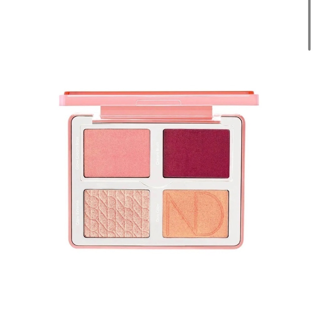 Natasha Denona- BLOOM FACE GLOW PALETTE